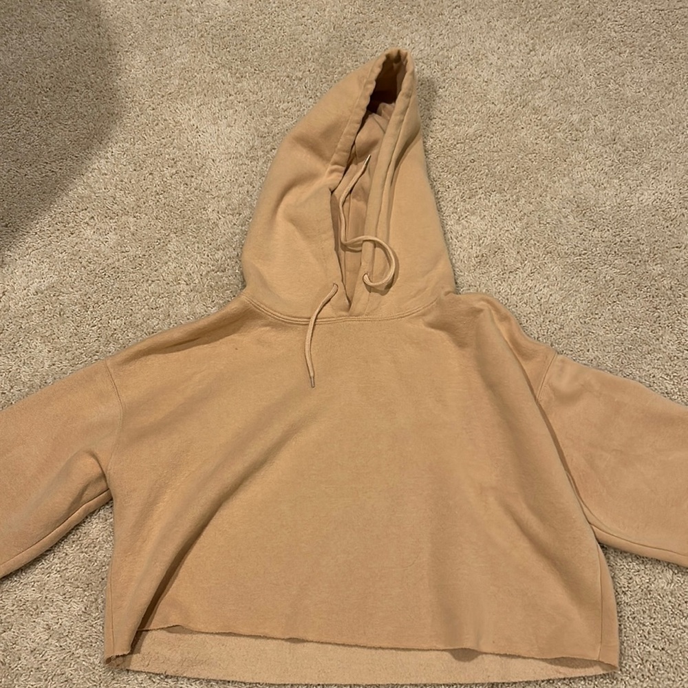 urban outfitters crop sweathsirt